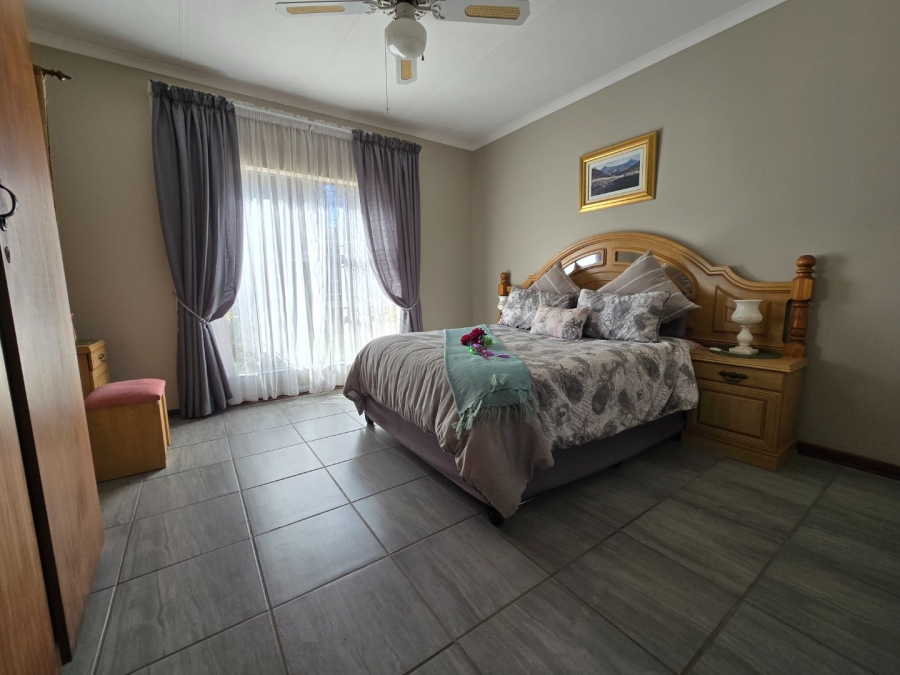 8 Bedroom Property for Sale in Grimbeeck Park North West